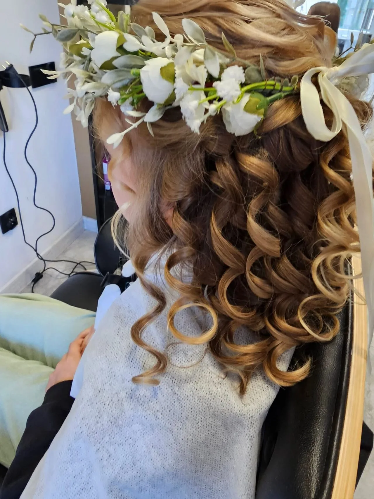 Brwi, depilacja i przekłuwanie uszu — Forever Beauty Gliwice
